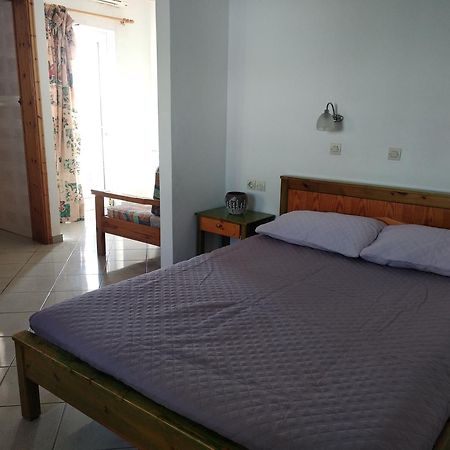 Ton Mari Apartments Palaiochora Zewnętrze zdjęcie