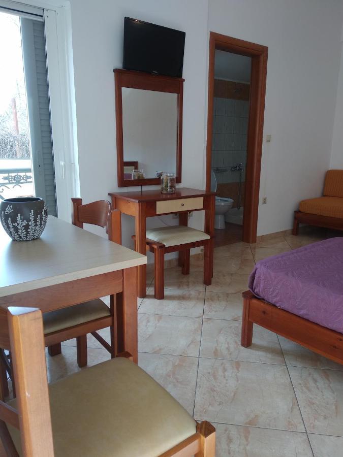 Ton Mari Apartments Palaiochora Zewnętrze zdjęcie