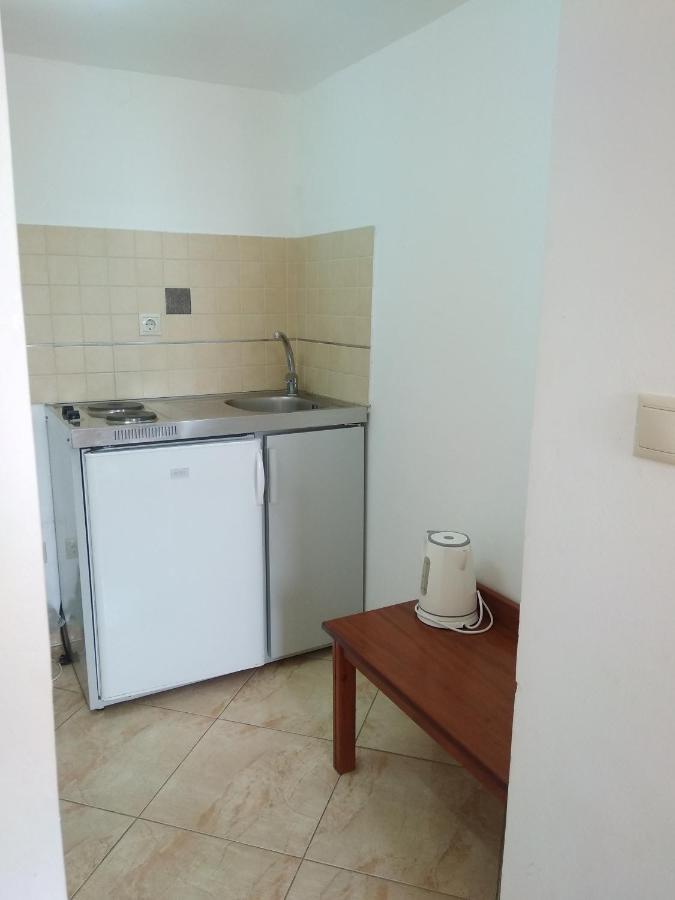 Ton Mari Apartments Palaiochora Zewnętrze zdjęcie