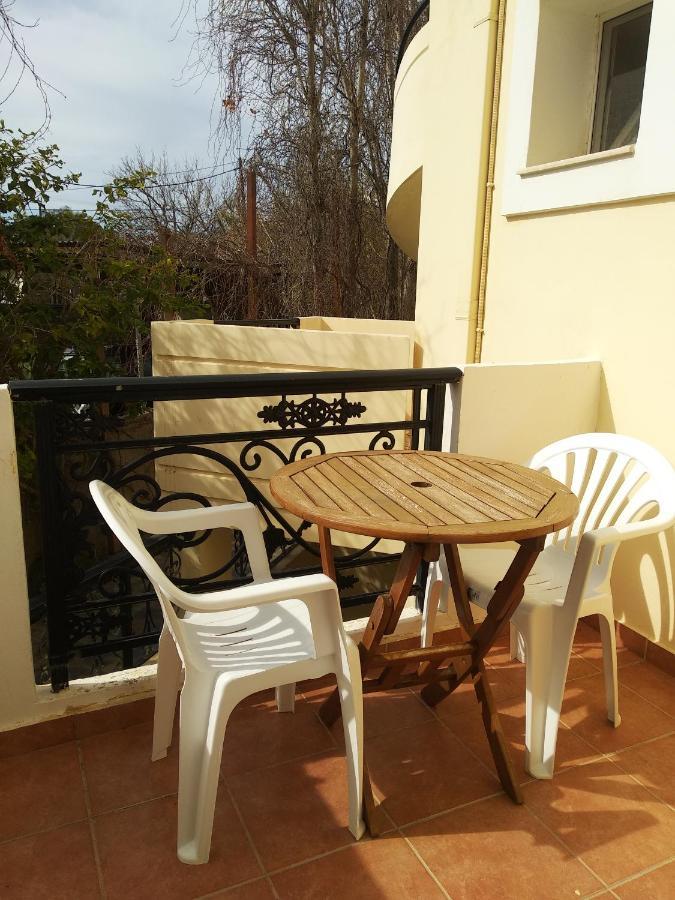 Ton Mari Apartments Palaiochora Zewnętrze zdjęcie