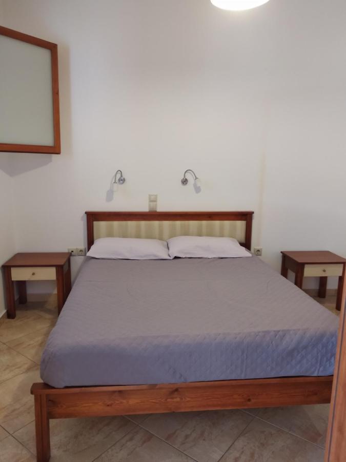 Ton Mari Apartments Palaiochora Zewnętrze zdjęcie